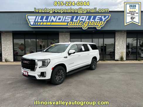 Used 2022 GMC Yukon XL SLE w/ Max Trailering Package image 1