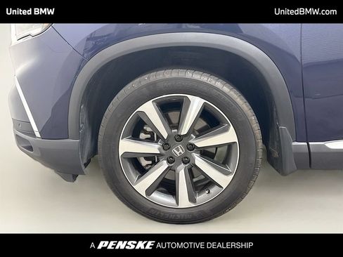 Used 2025 Honda Pilot Touring image 2