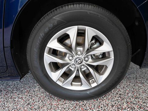 Used 2022 Toyota Sienna LE AWD/4WD image 29