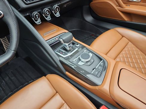 Certified 2021 Audi R8 V10 performance AWD/4WD image 11