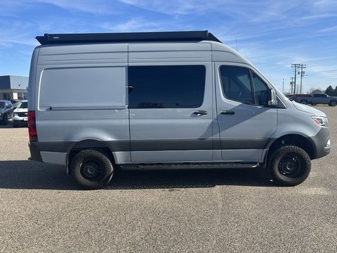Used 2024 Mercedes-Benz Sprinter 2500 image 8