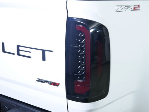 Used 2021 Chevrolet Colorado ZR2 image 17