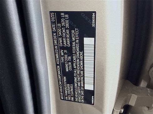 Used 2025 Volvo XC60 B5 Core w/ Protection Package Premier image 32