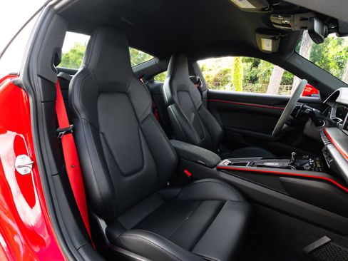 Used 2025 Porsche 911 Carrera RWD image 8