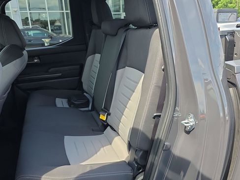 Used 2025 Toyota Tacoma TRD Sport AWD/4WD image 33