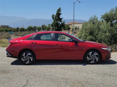 New 2025 Hyundai Elantra SEL image 21