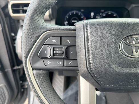 Used 2025 Toyota 4Runner TRD Off-Road Premium image 17