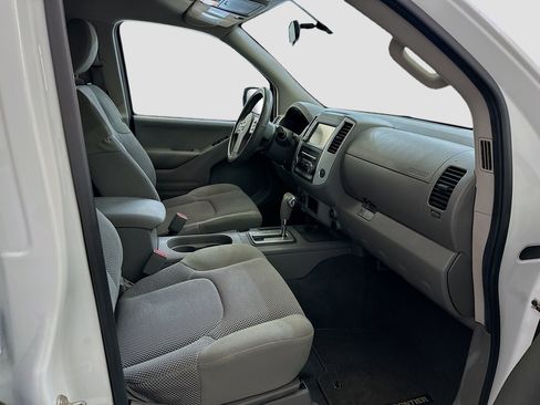 Used 2019 Nissan Frontier SV image 31