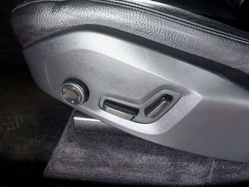 Used 2016 Volvo XC90 T6 Momentum w/ Momentum Plus Package image 12