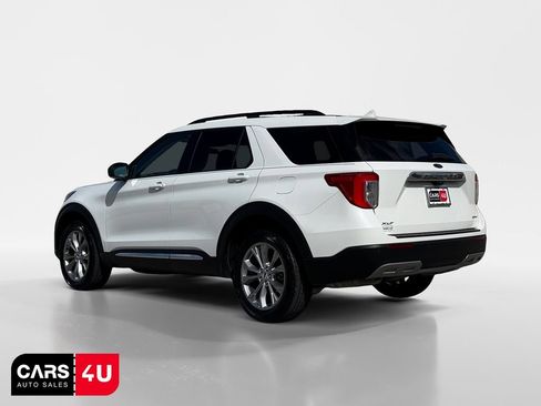 Used 2022 Ford Explorer XLT w/ Equipment Group 202A AWD/4WD image 5