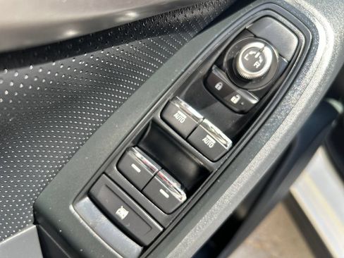Used 2022 Subaru Crosstrek 2.5i Limited AWD/4WD image 12