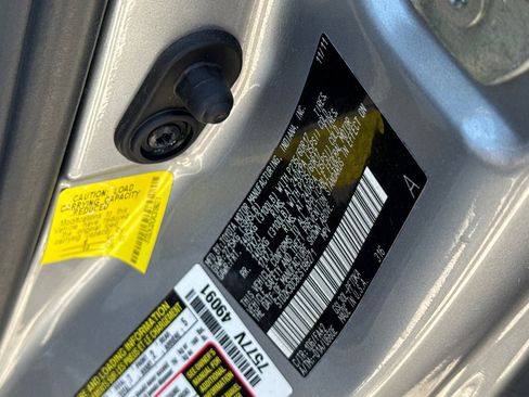 Used 2012 Toyota Sienna w/ Towing Pkg FWD image 26