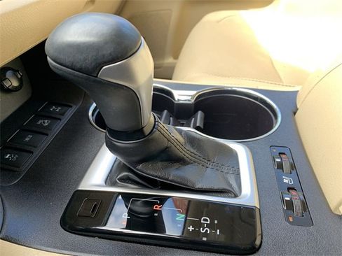 Used 2019 Toyota Highlander Limited Platinum image 25