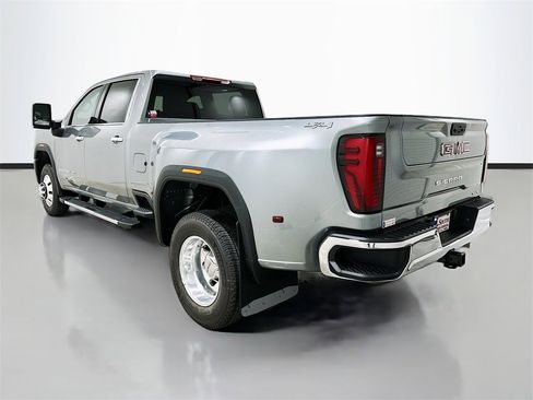New 2026 GMC Sierra 3500 SLT image 5