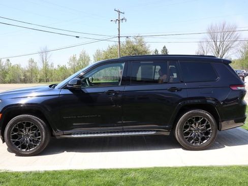 Used 2024 Jeep Grand Cherokee L Summit AWD/4WD image 31