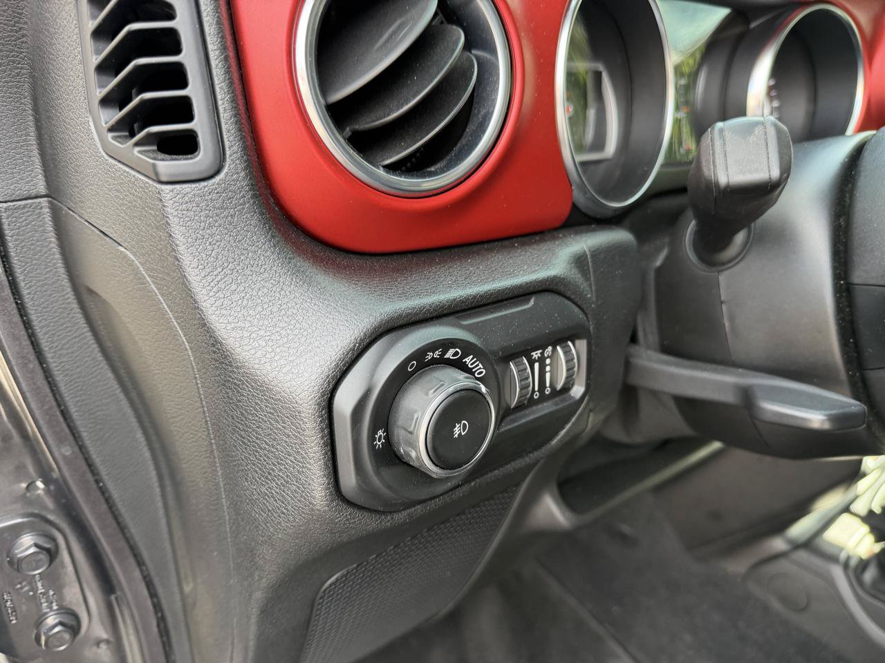 Used 2021 Jeep Wrangler Rubicon AWD/4WD image 10