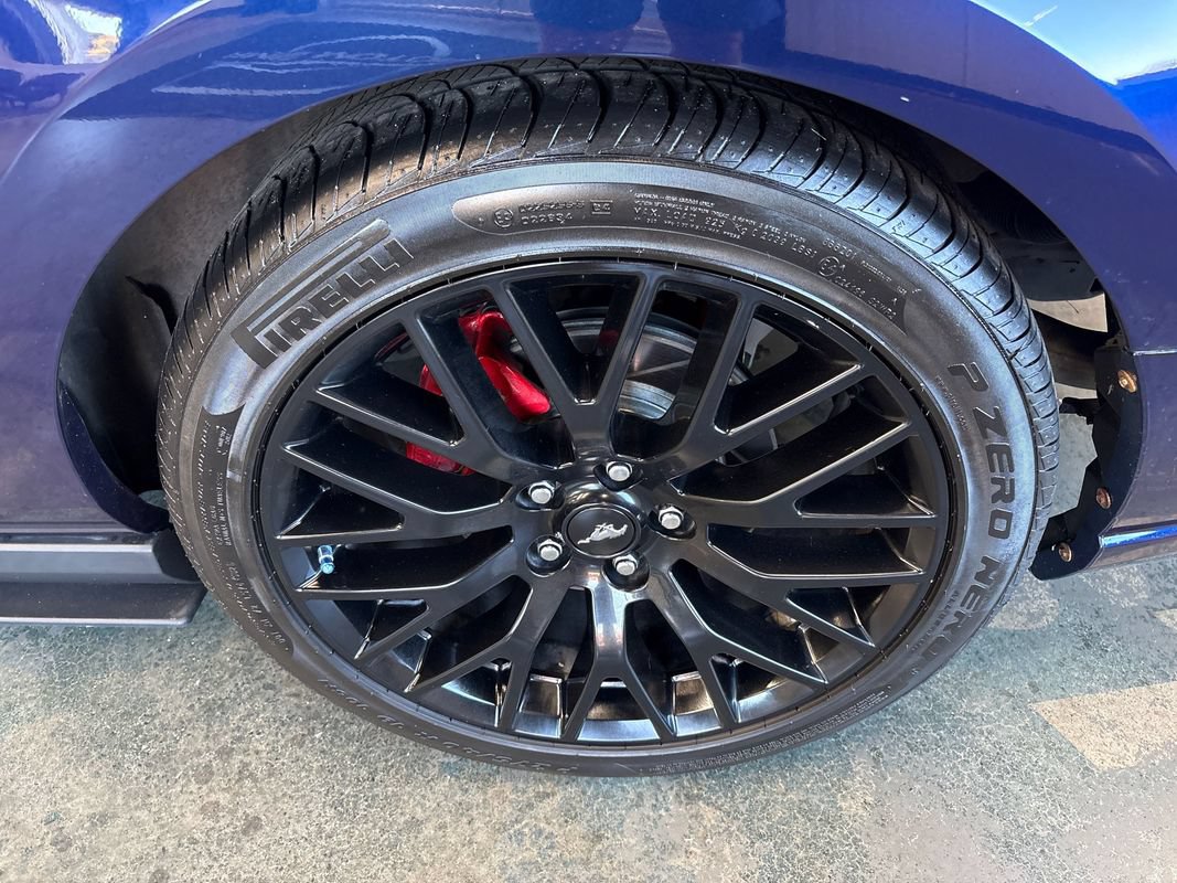 Used 2010 Ford Mustang GT Premium RWD image 29
