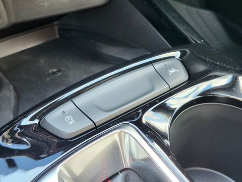 New 2026 Chevrolet Trax RS w/ Sunroof Package image 24