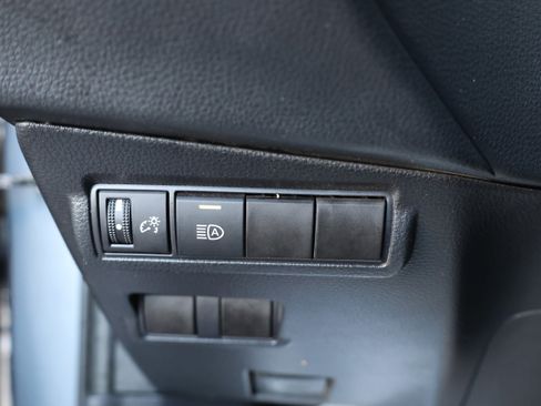 Certified 2024 Toyota Corolla Cross XLE FWD image 28