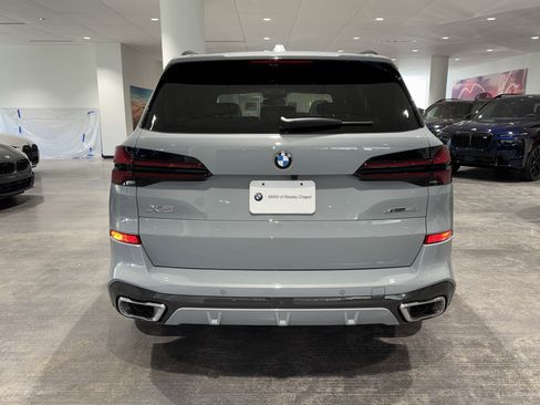 New 2026 BMW X5 xDrive40i w/ M Sport Package AWD/4WD image 6