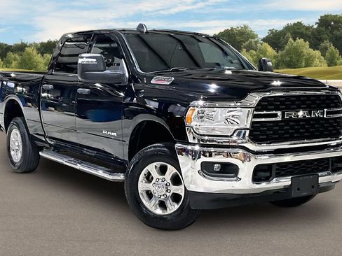 Used 2024 RAM 2500 Big Horn AWD/4WD image 2