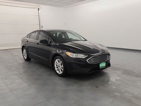 Used 2020 Ford Fusion SE image 1