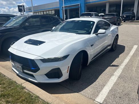 Used 2024 Ford Mustang GT Premium RWD image 3
