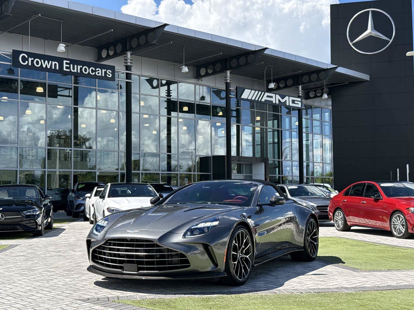 Used 2026 Aston Martin V8 Vantage Coupe RWD image 1