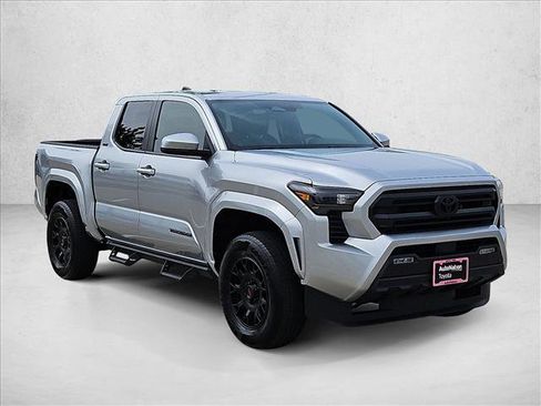 Used 2025 Toyota Tacoma SR5 AWD/4WD image 3