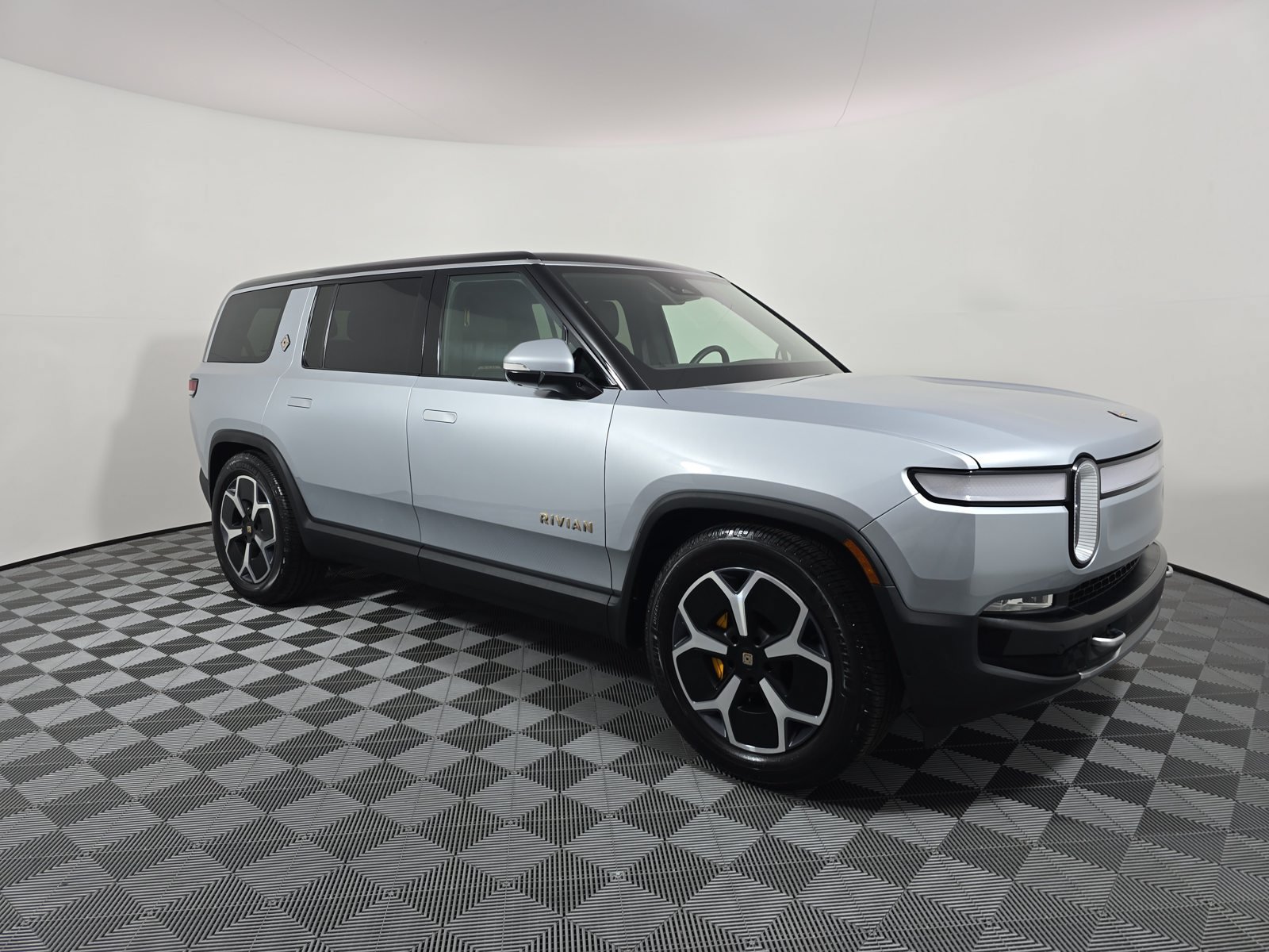 Used 2024 Rivian R1S Adventure Quad AWD/4WD image 7