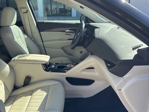 Used 2023 Buick Envision Avenir image 8