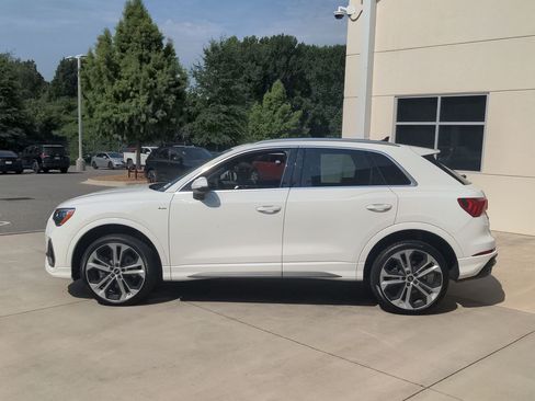 Used 2021 Audi Q3 2.0T Premium w/ Convenience Package AWD/4WD image 7