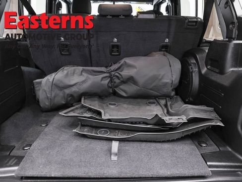 Used 2023 Jeep Wrangler Unlimited w/ Convenience Group AWD/4WD image 23