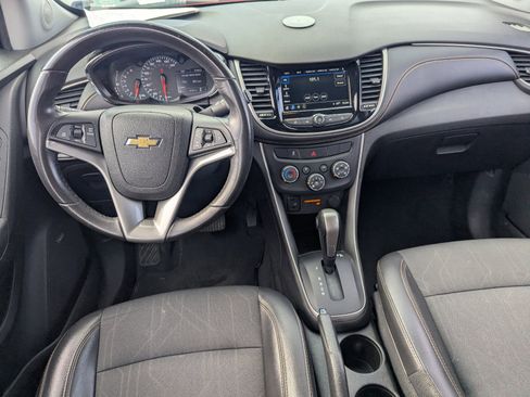 Used 2018 Chevrolet Trax LT w/ Sun & Sound Package image 16