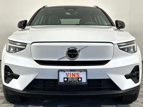 Used 2023 Volvo XC40 Recharge Plus image 21