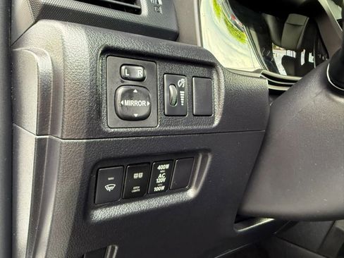 Used 2018 Toyota 4Runner TRD Off-Road Premium image 41