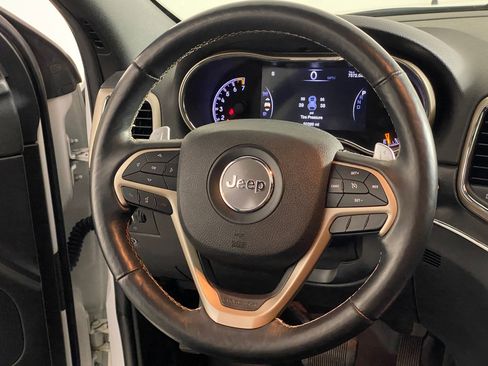 Used 2017 Jeep Grand Cherokee Limited image 16