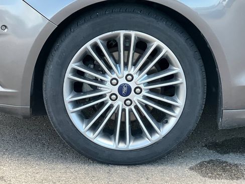 Used 2013 Ford Fusion SE FWD image 25
