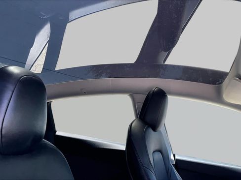 Used 2021 Tesla Model Y Long Range AWD/4WD image 13