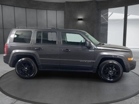 Used 2017 Jeep Patriot Sport w/ Power Value Group FWD image 5