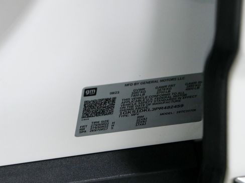 Used 2023 GMC Yukon Denali RWD image 38