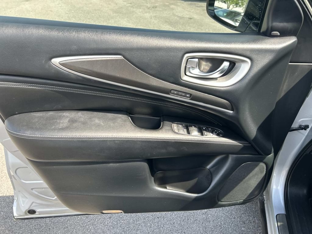 Used 2020 INFINITI QX60 Luxe w/ Essential Package FWD image 31