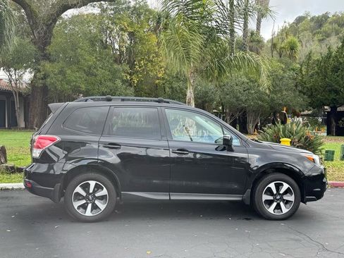 Used 2017 Subaru Forester 2.5i Premium w/ All-Weather Package image 5