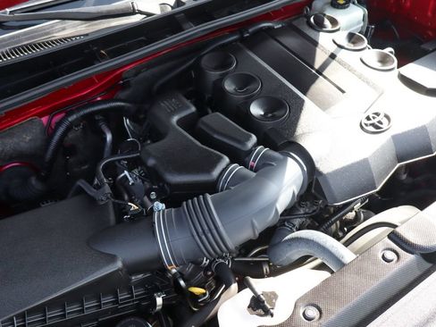 Used 2019 Toyota 4Runner SR5 AWD/4WD image 13