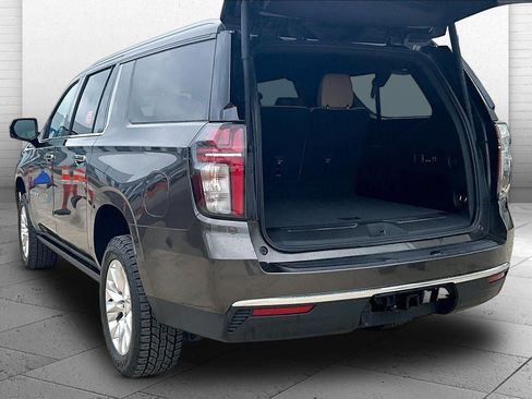 Used 2021 Chevrolet Suburban Premier AWD/4WD image 11