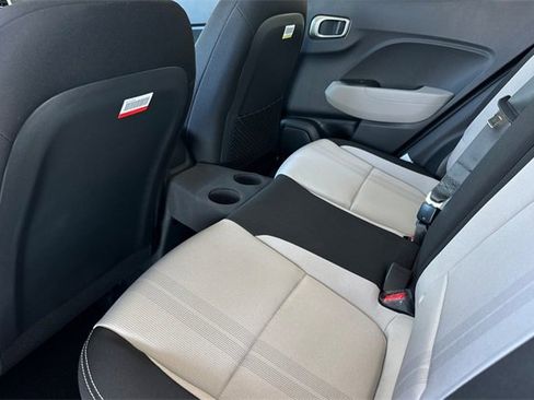 New 2025 Hyundai Venue SEL image 9