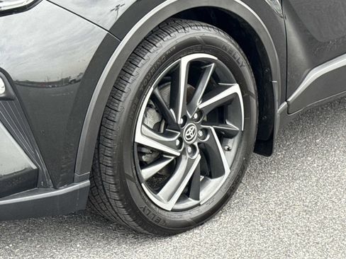 Used 2021 Toyota C-HR Limited image 30