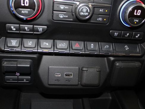 Used 2021 Chevrolet Silverado 2500 High Country w/ Z71 Off-Road Package AWD/4WD image 48