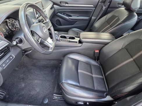 Used 2024 Nissan Altima 2.5 SR FWD image 7