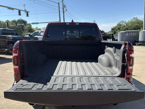 Used 2019 RAM 1500 Laramie AWD/4WD image 12
